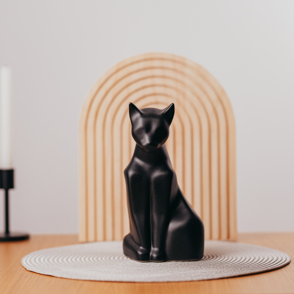 Keramikurne Katze stehend