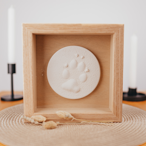 Pfotenabdruck im Bilderrahmen – Individuelle Erinnerungsstücke von besonderen Menschen