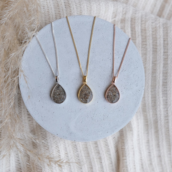 Aschekette Earth Tear