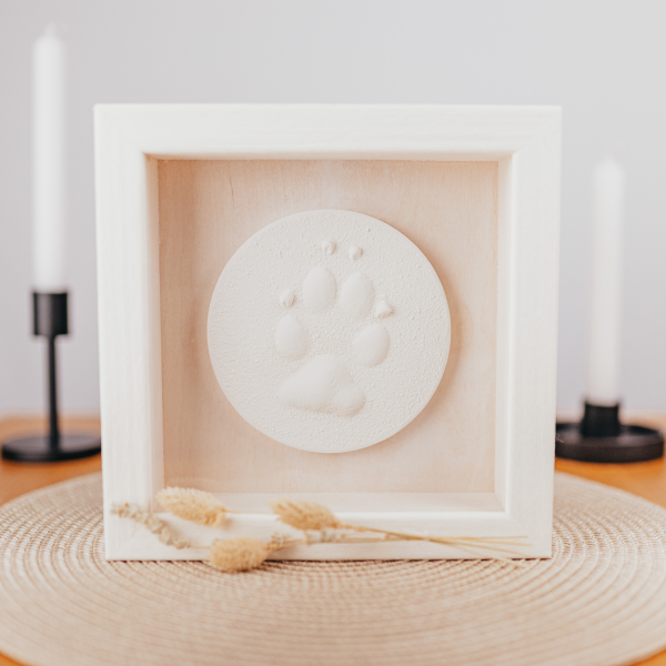 Pfotenabdruck im Bilderrahmen – Individuelle Erinnerungsstücke von besonderen Menschen