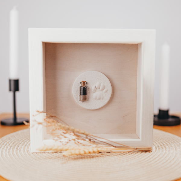 Pfotenabdruck im Bilderrahmen mit Fell – Individuelle Erinnerungsstücke von besonderen Menschen