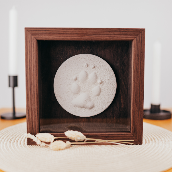 Pfotenabdruck im Bilderrahmen – Individuelle Erinnerungsstücke von besonderen Menschen