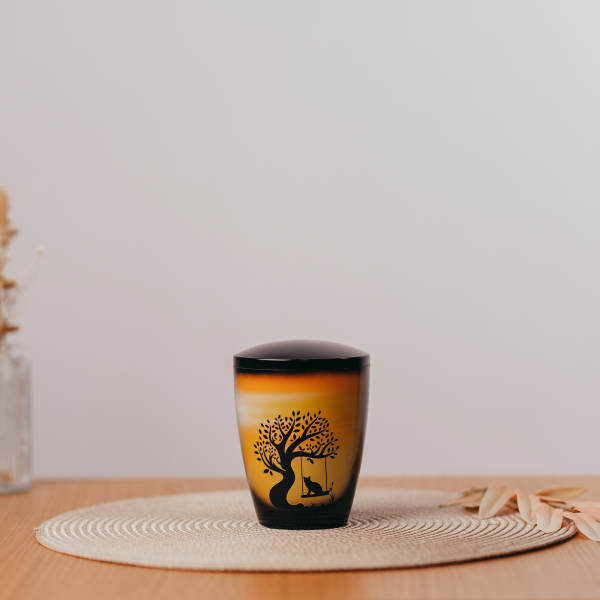 Naturstoffurne, Airbrush, Katze auf Schaukel