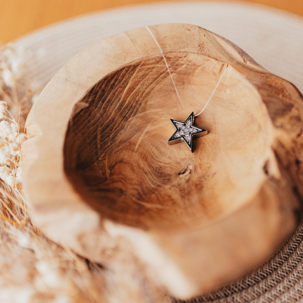 Aschenhänger Stern mit Zirkoniasteinen