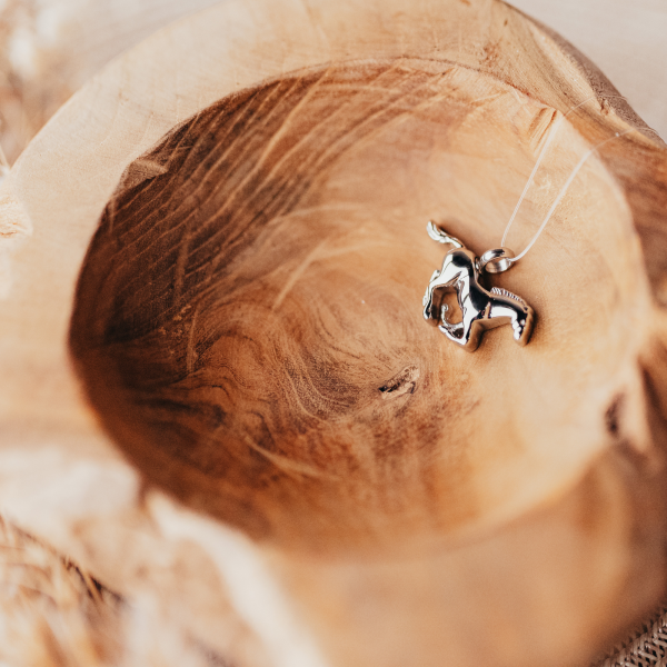 Ascheanhänger Pferd