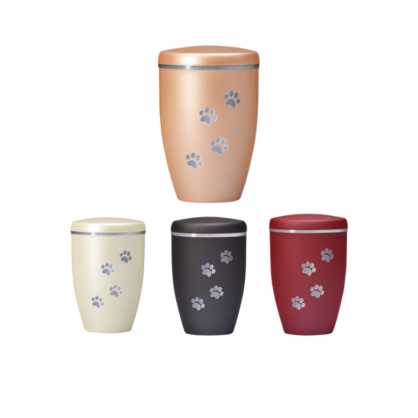 Kupferurne mit silbernen Pfötchen