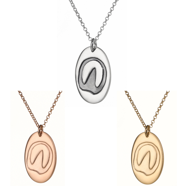 Kette mit ovalem Hufabdruckanhänger