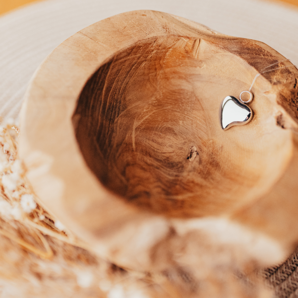 Ascheanhänger Herz geschwungen