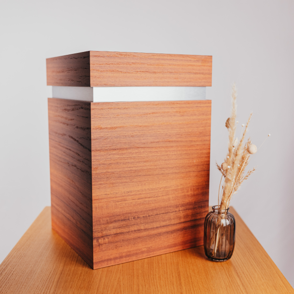 Holzurne Pferd, Sarkophag