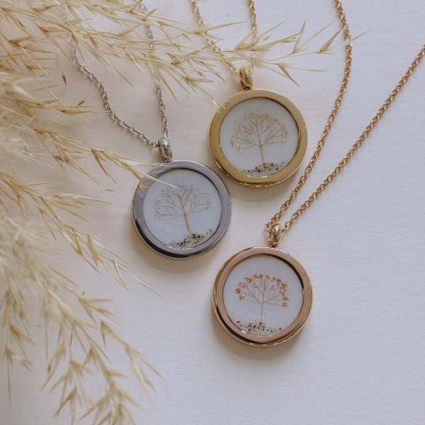 Asche- und Fellkette Tree Roots