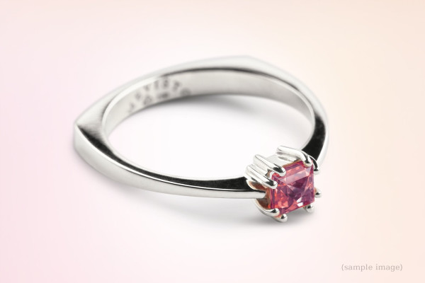 Ring mit Krappenfassung inkl. Edelstein Timless