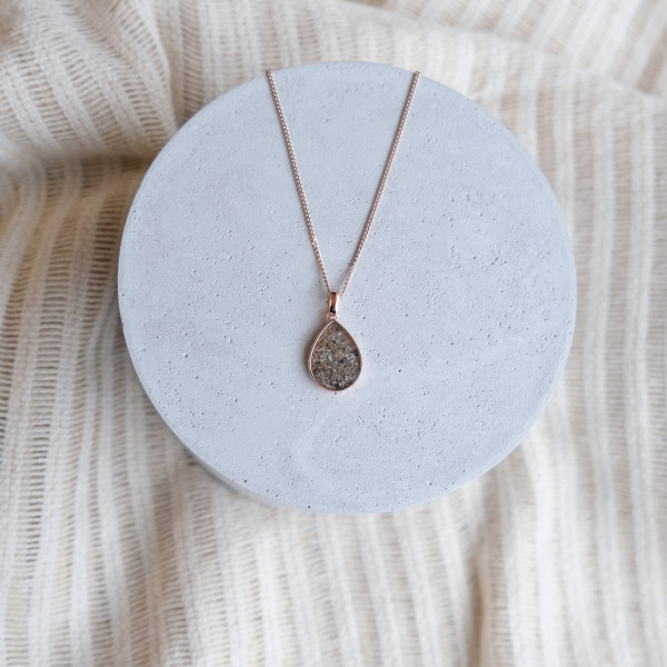 Aschekette Earth Tear