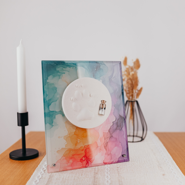 Pfotenabdruck mit Fell auf Glasplatte inkl. Bedruckung und Beschriftung