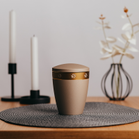 Naturstoffurne Patas de Oro Naturstoffurne Patas de Oro