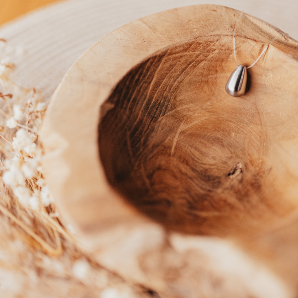 Ascheanhänger kleine Träne, matt